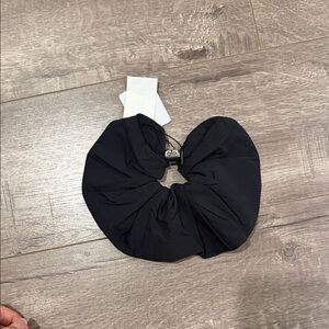 Alo Bend it Oversized Hair Scrunchie